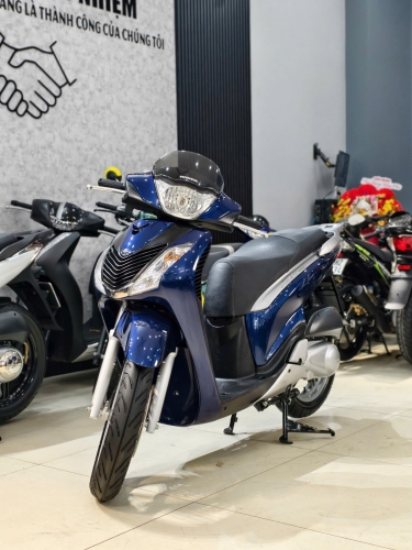 SH150i nhập Ý số máy 105 đăng ký 2011 màu Xanh Coban